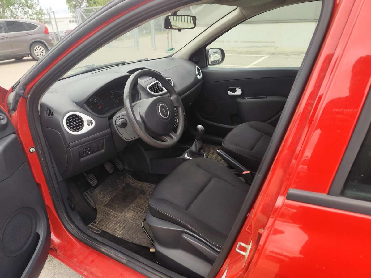 Renault Clio - 6