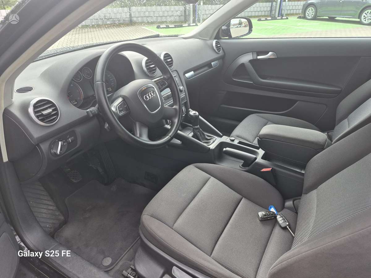 Audi A3, 1.6 l., hatchback