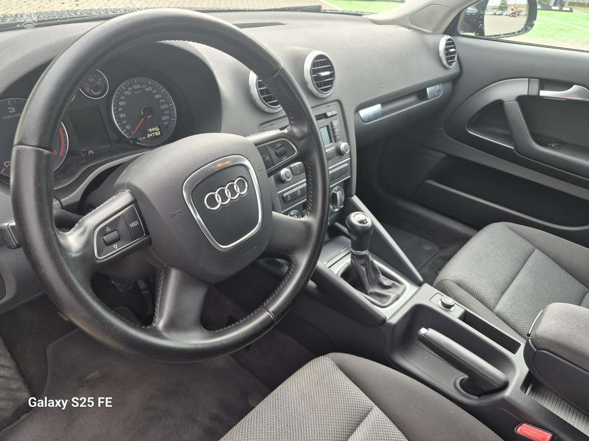 Audi A3, 1.6 l., Хэтчбек
