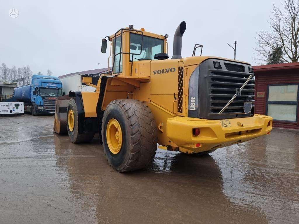 Volvo L180E, frontaliniai krautuvai