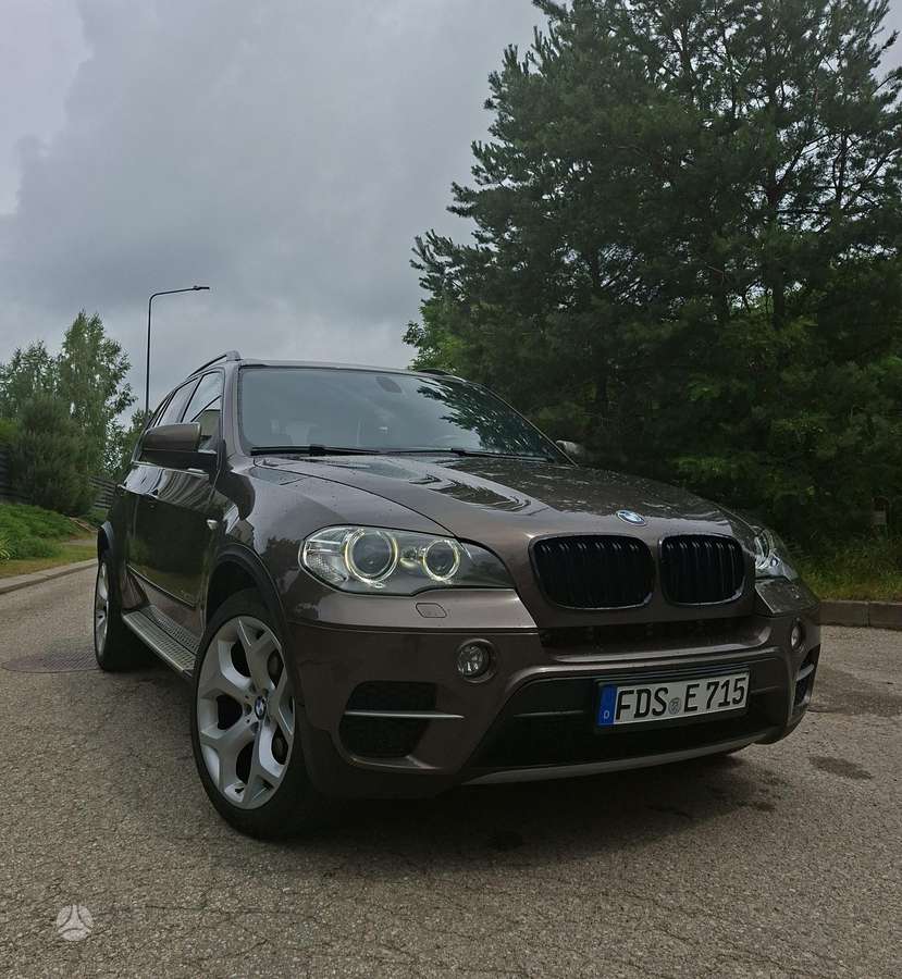 BMW X5, 3.0 l., off-road / crossover