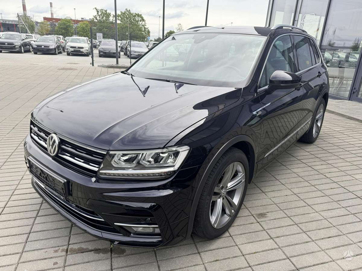Volkswagen Tiguan - 1