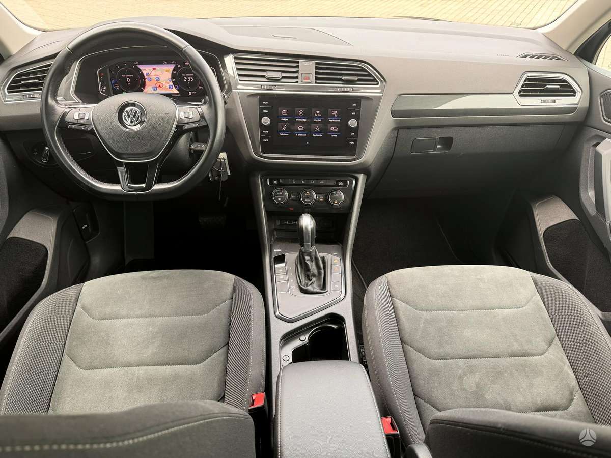 Volkswagen Tiguan - 10
