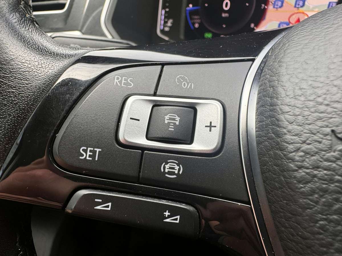 Volkswagen Tiguan - 12