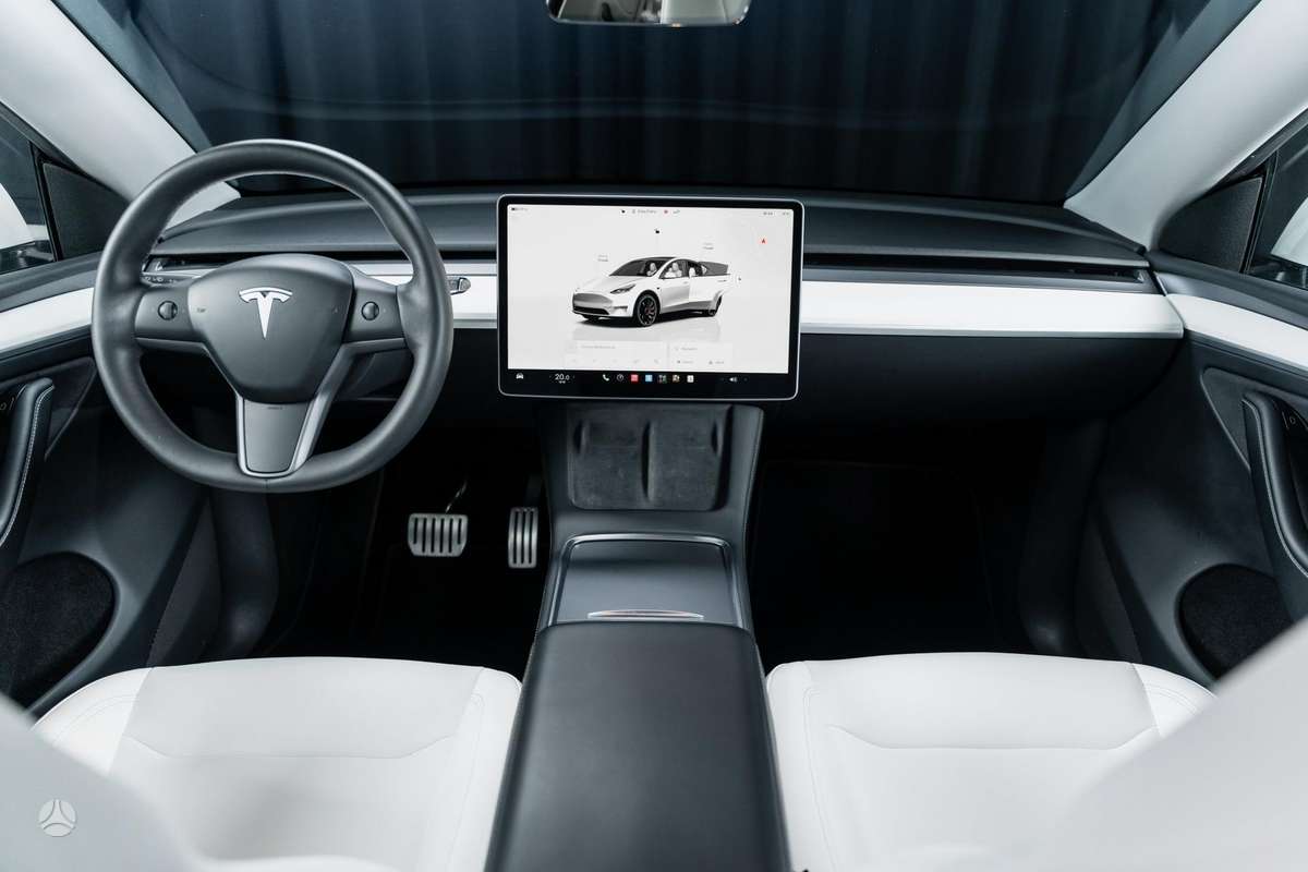 Tesla Model Y, off-road / crossover