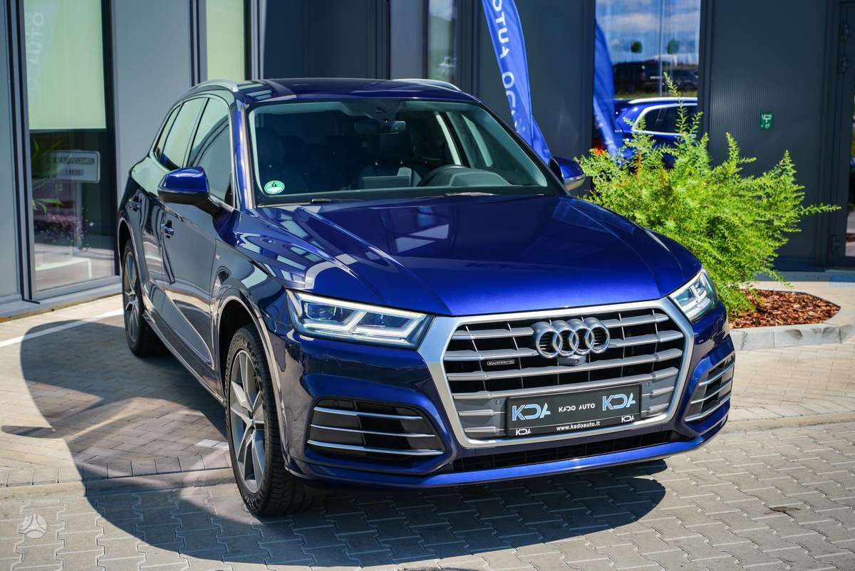 Audi Q5, 2.0 l., off-road / crossover