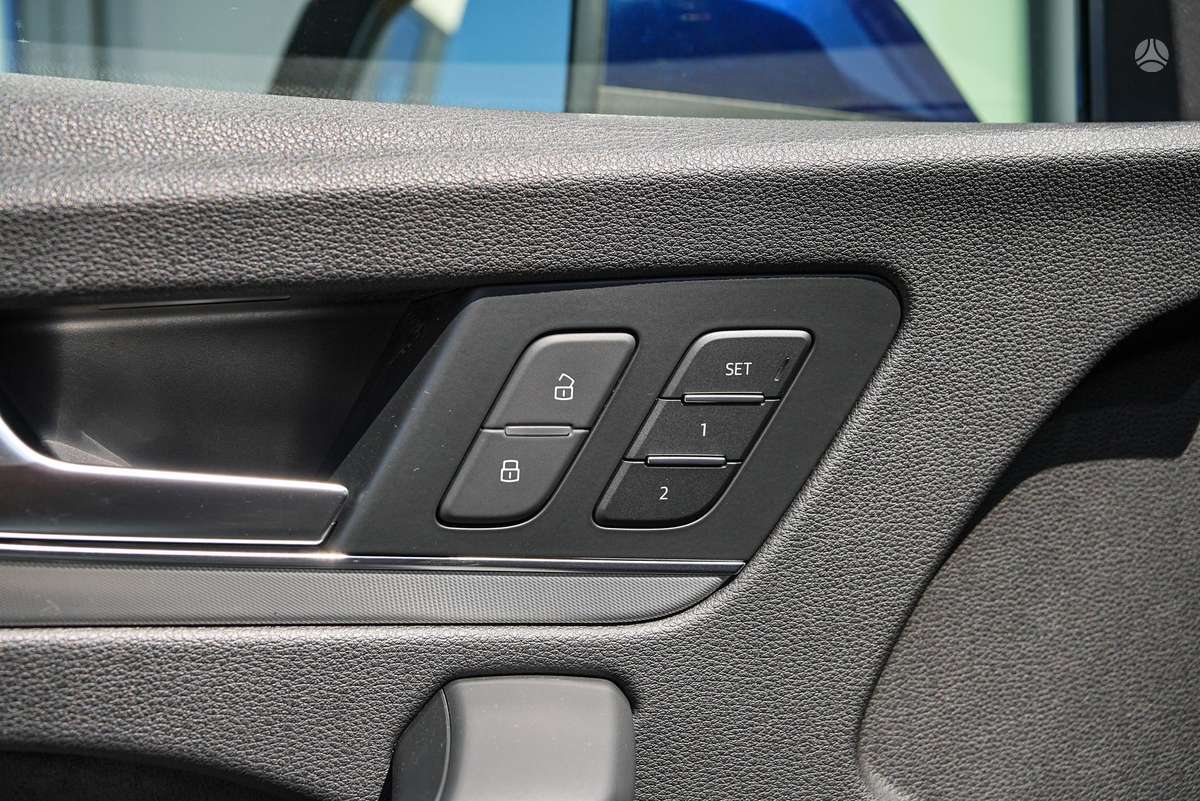 Audi Q5, 2.0 l., off-road / crossover