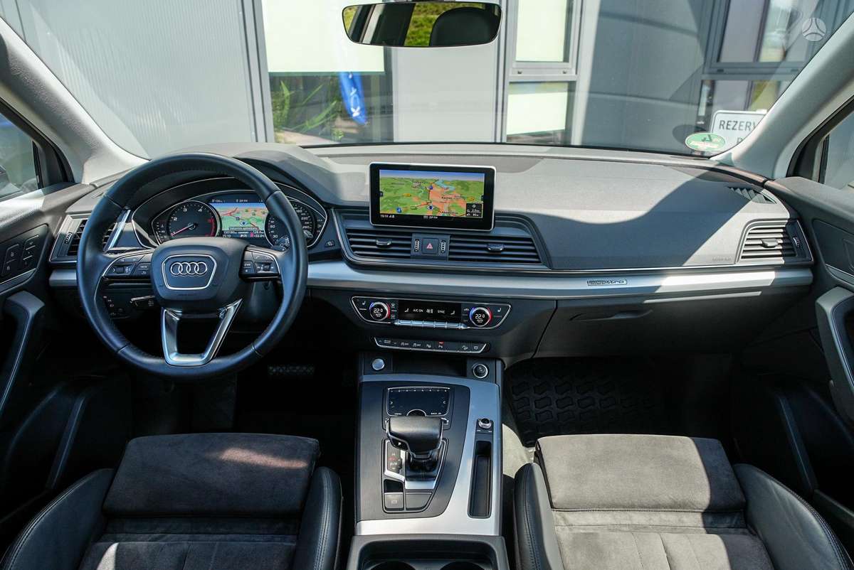 Audi Q5, 2.0 l., Внедорожник / Кроссовер