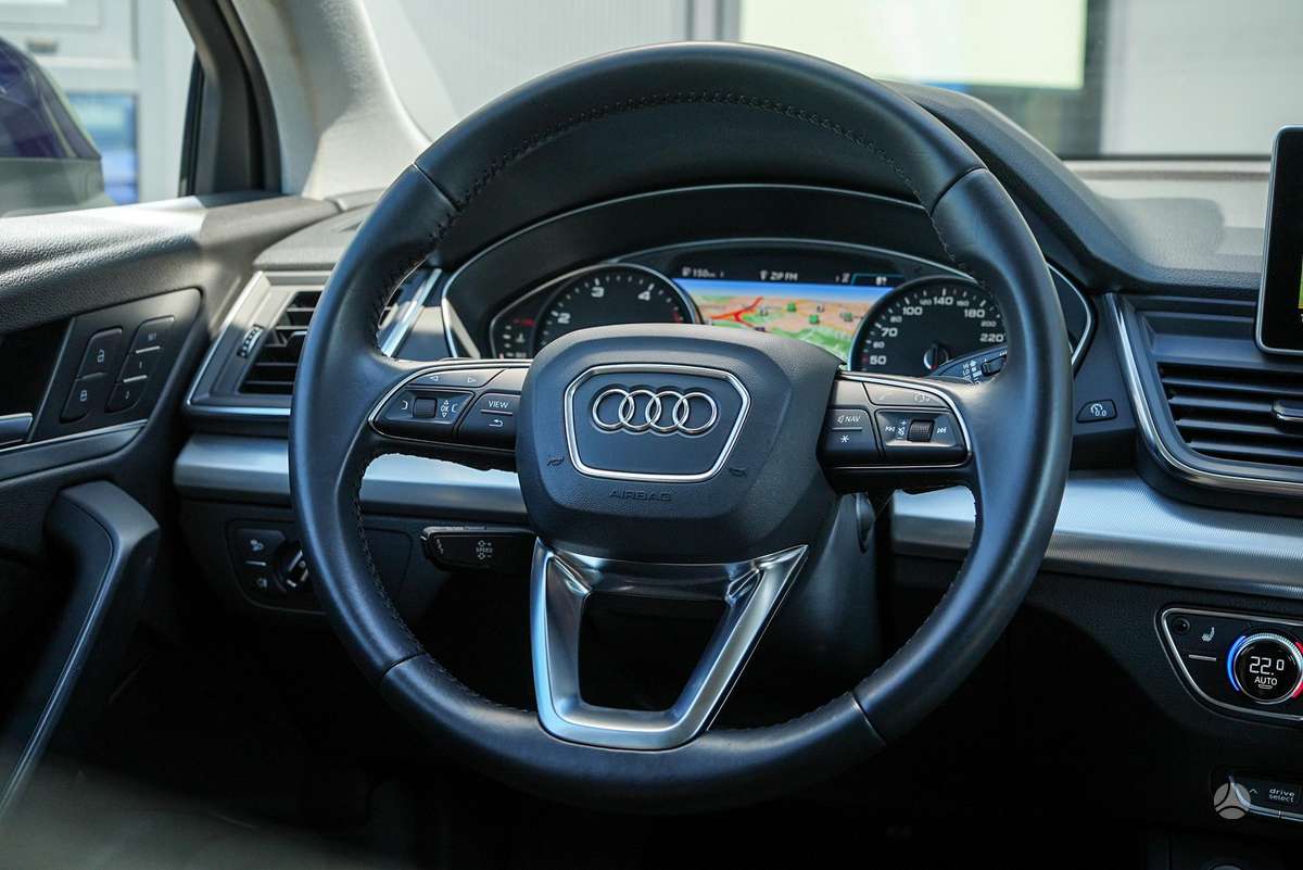 Audi Q5, 2.0 l., off-road / crossover