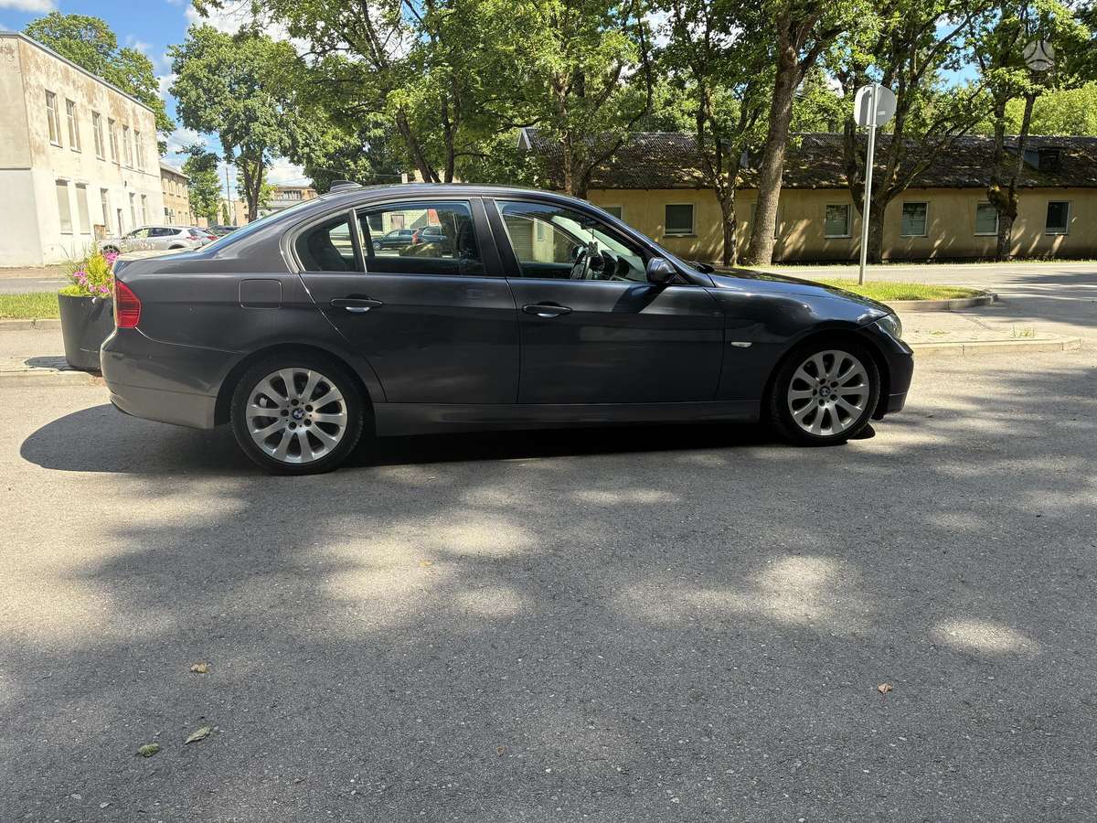 BMW 320, 2.0 l., Седан