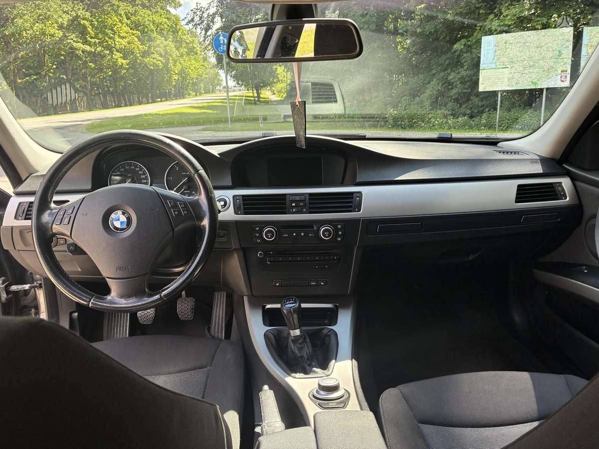 BMW 320, 2.0 l., sedanas