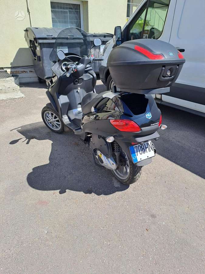 Piaggio MP3 300cc, triračiai