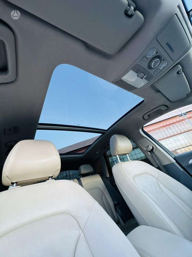 Audi Q5, 2.0 l., off-road / crossover