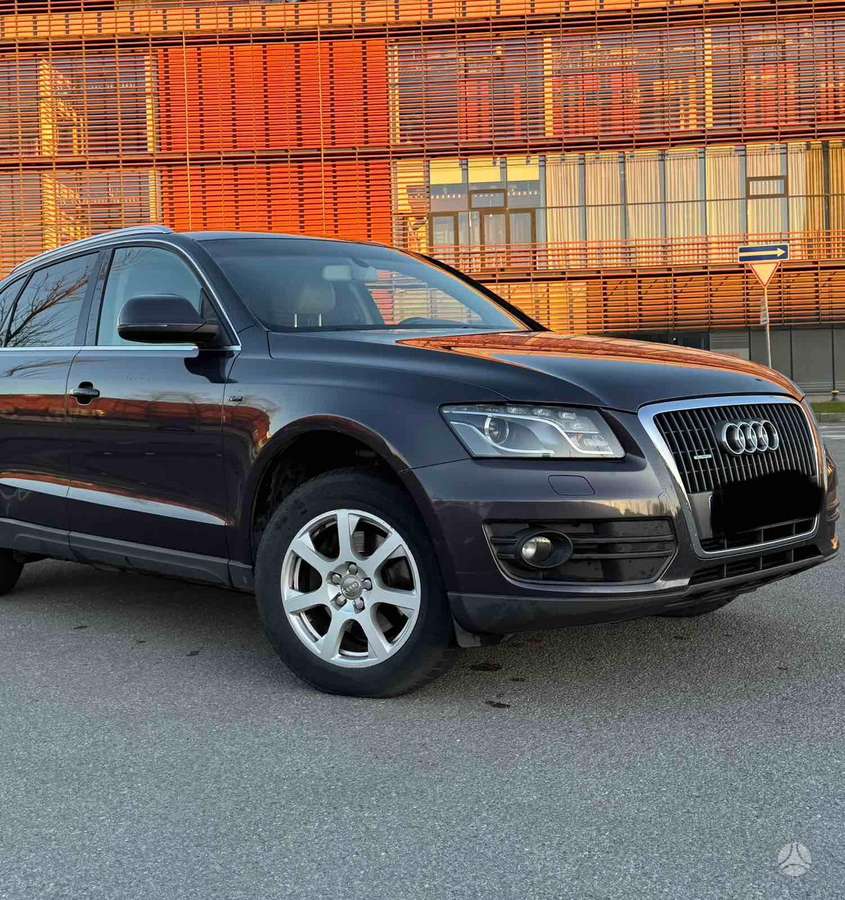 Audi Q5, 2.0 l., off-road / crossover