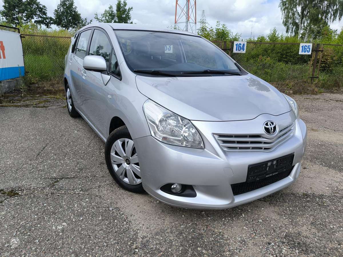 Toyota Corolla Verso - 1