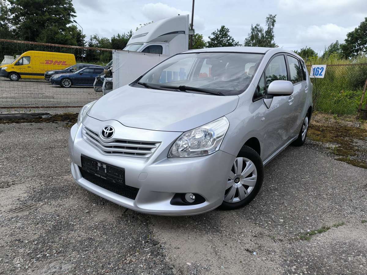 Toyota Corolla Verso - 2