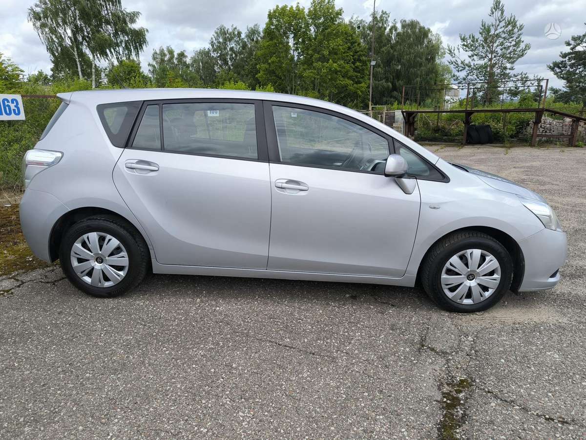 Toyota Corolla Verso - 4