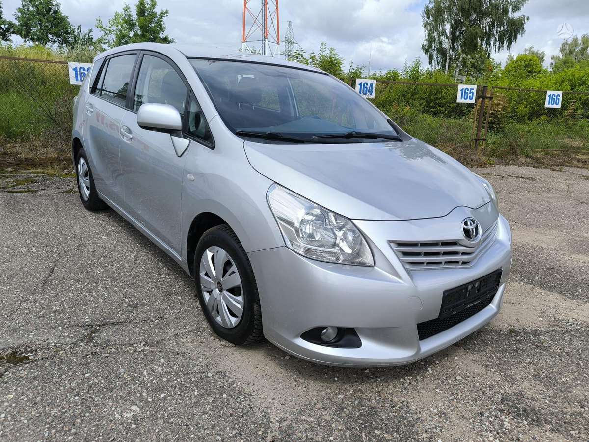 Toyota Corolla Verso - 6
