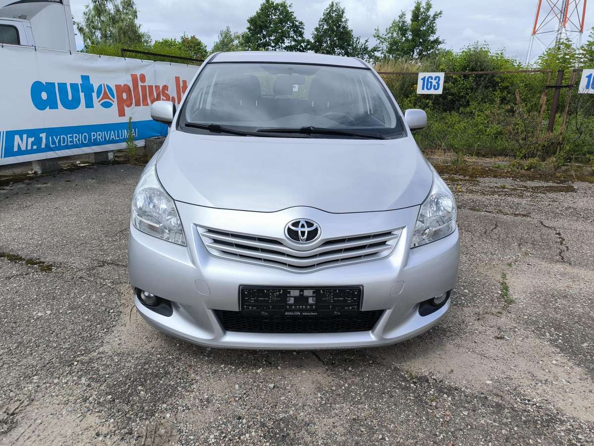 Toyota Corolla Verso - 9