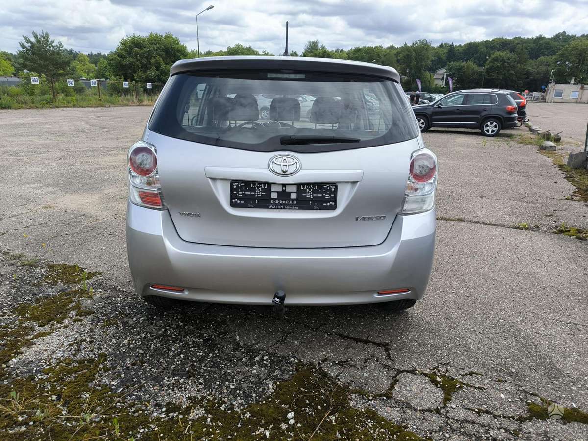 Toyota Corolla Verso - 10