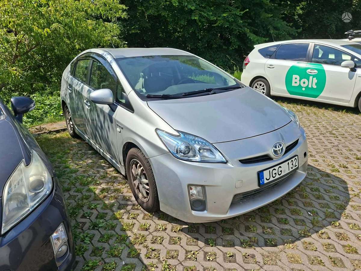 Toyota Prius - 3