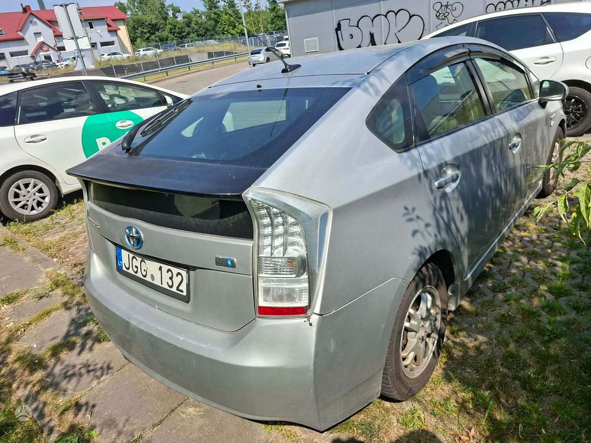 Toyota Prius - 5