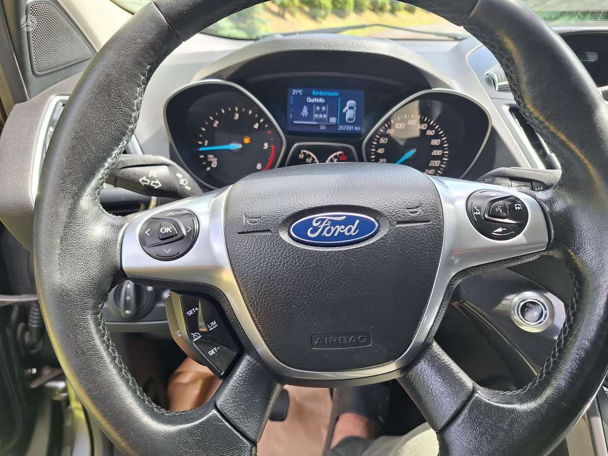 Ford Kuga, 2.0 l., off-road / crossover