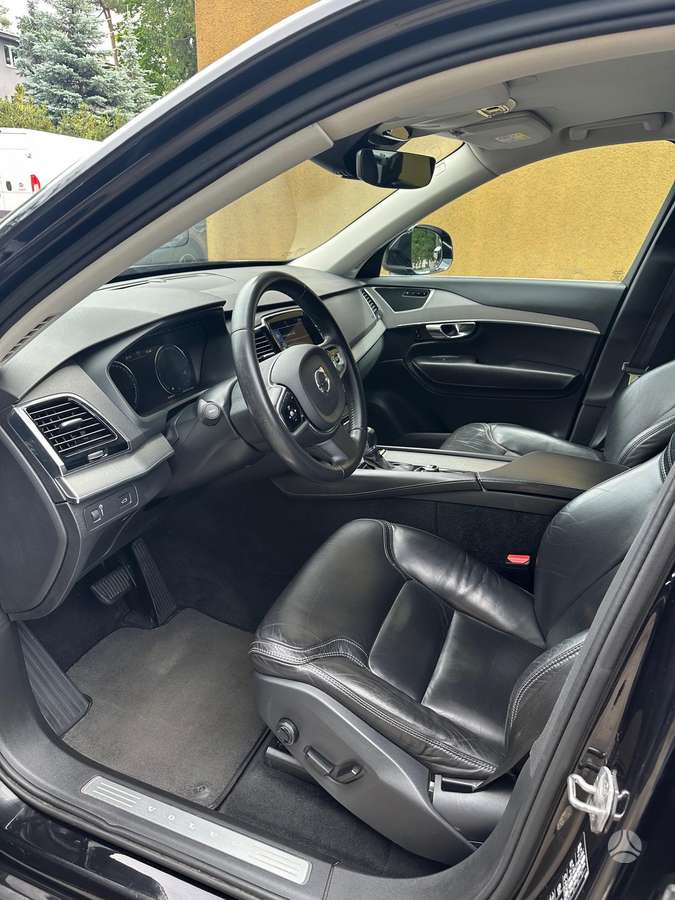 Volvo XC90 - 8