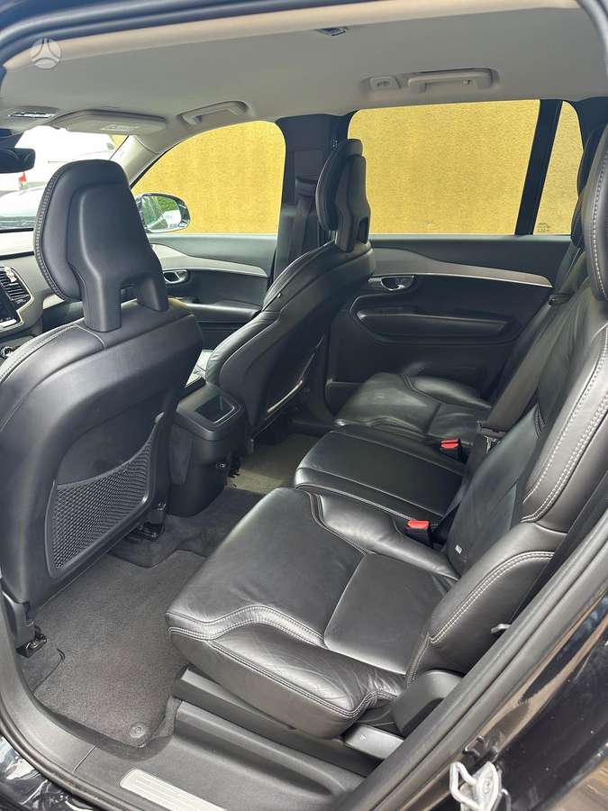 Volvo XC90 - 9