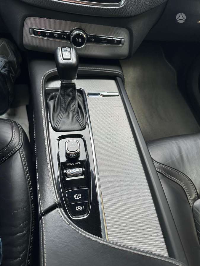Volvo XC90 - 12