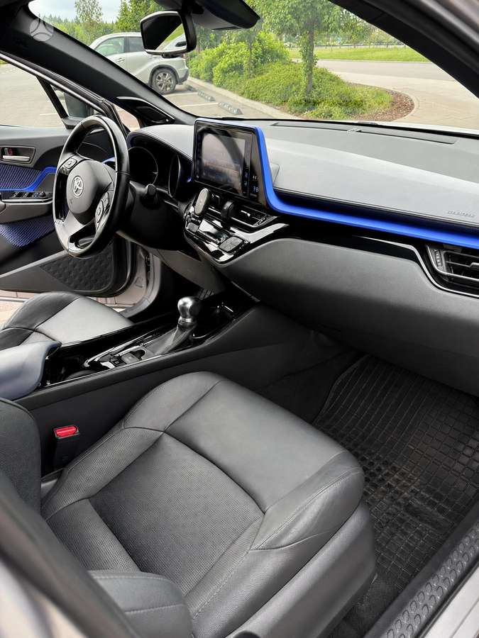Toyota C-HR - 7