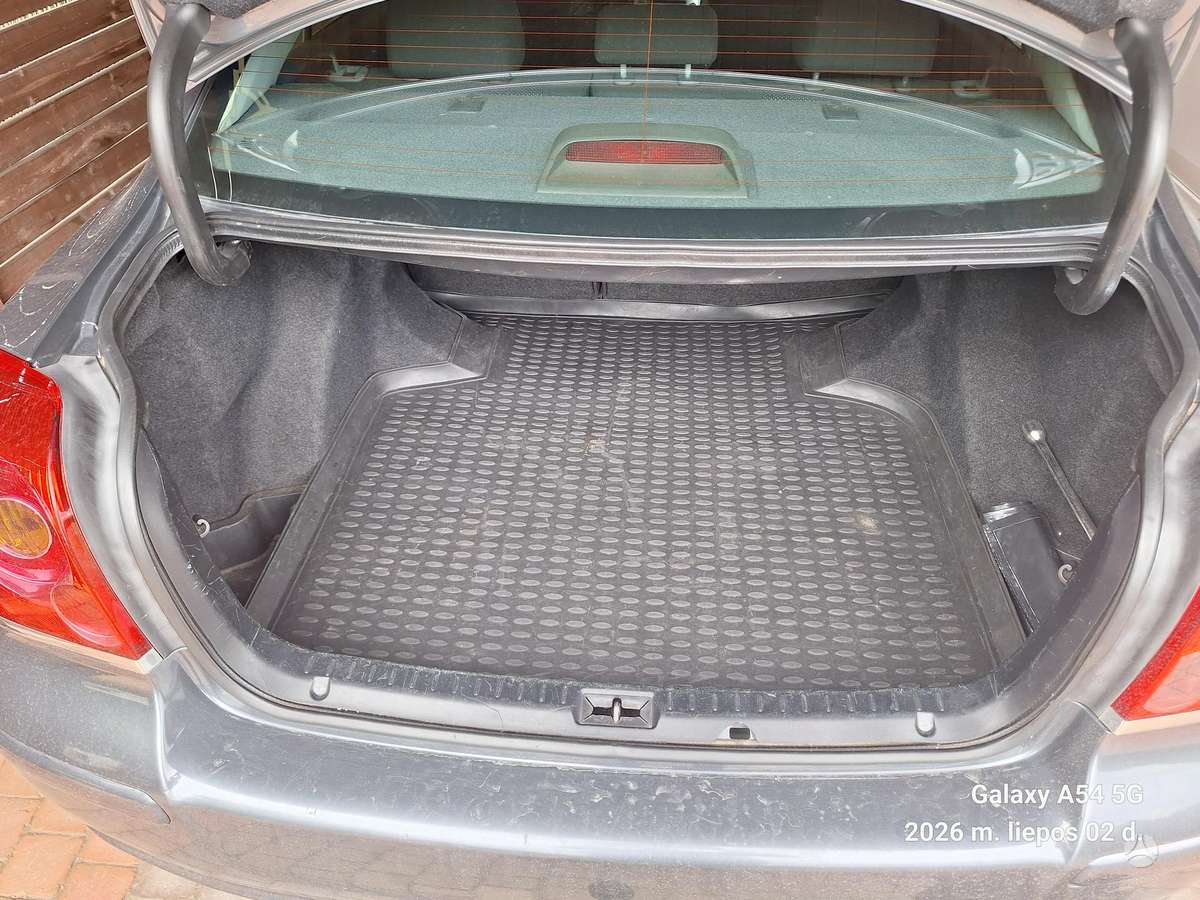 Toyota Avensis - 3