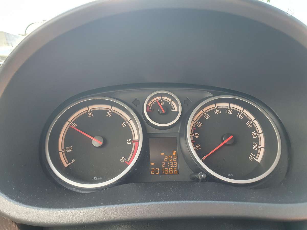 Opel Corsa, 1.3 l., Хэтчбек