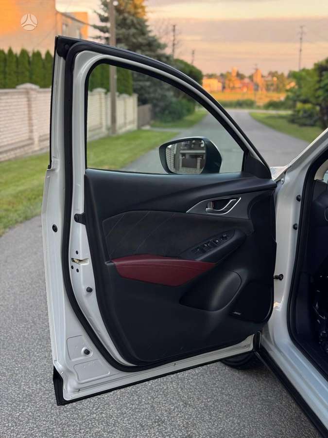 Mazda CX-3, 1.5 l., hatchback