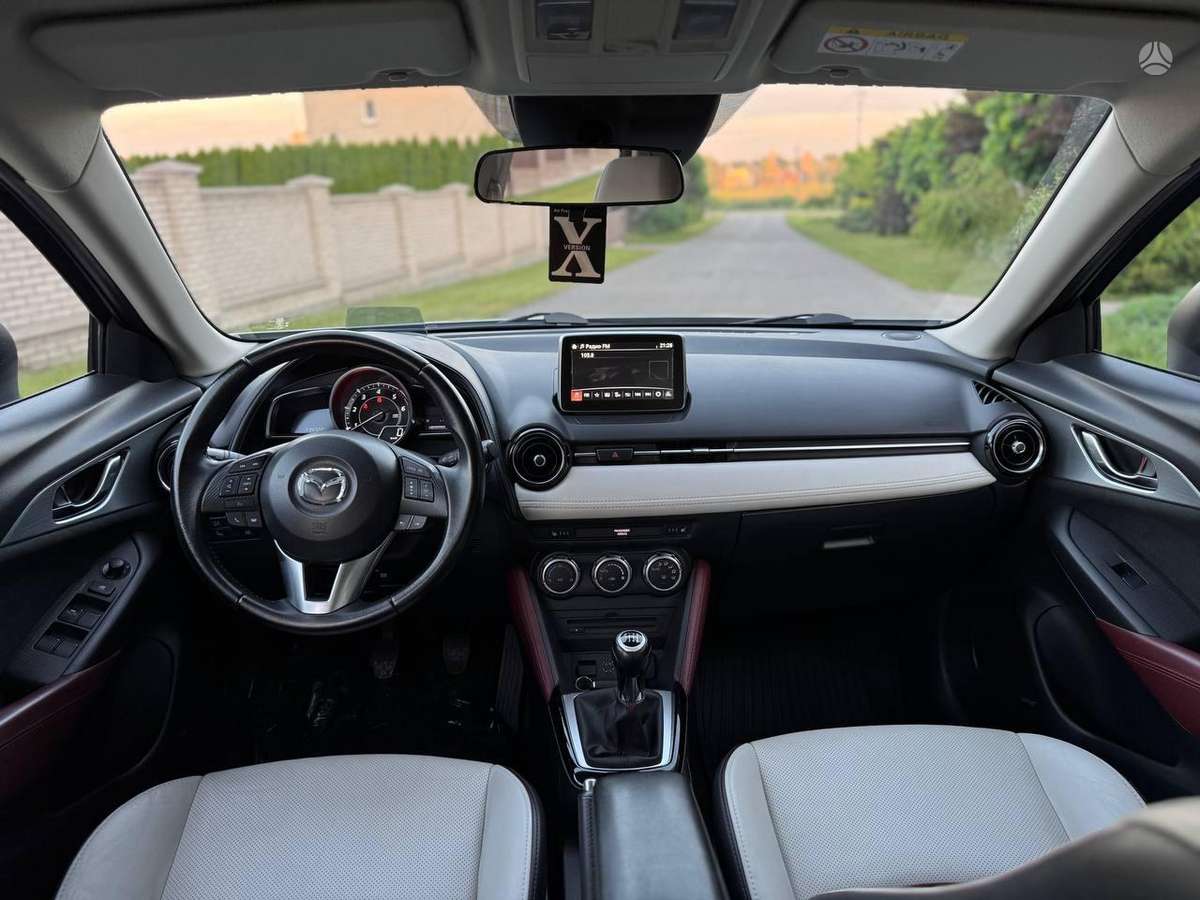 Mazda CX-3, 1.5 l., Хэтчбек
