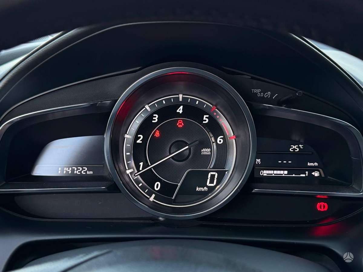 Mazda CX-3, 1.5 l., Хэтчбек