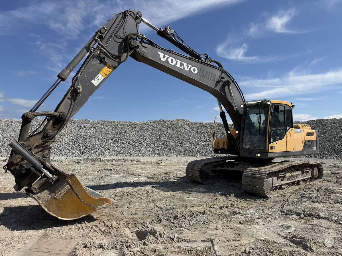 Volvo EC220 DL, экскаваторы