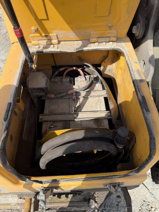 Volvo EC220 DL, экскаваторы