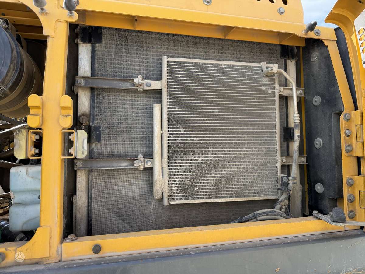 Volvo EC220 DL, экскаваторы