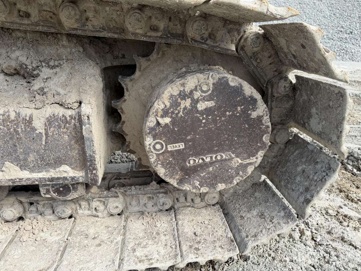 Volvo EC220 DL, ekskavatoriai