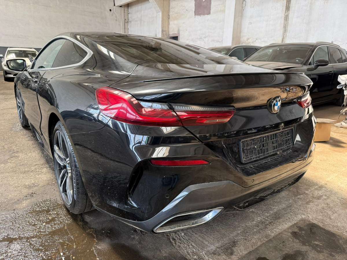 BMW M850 Bmw m850 dalimis