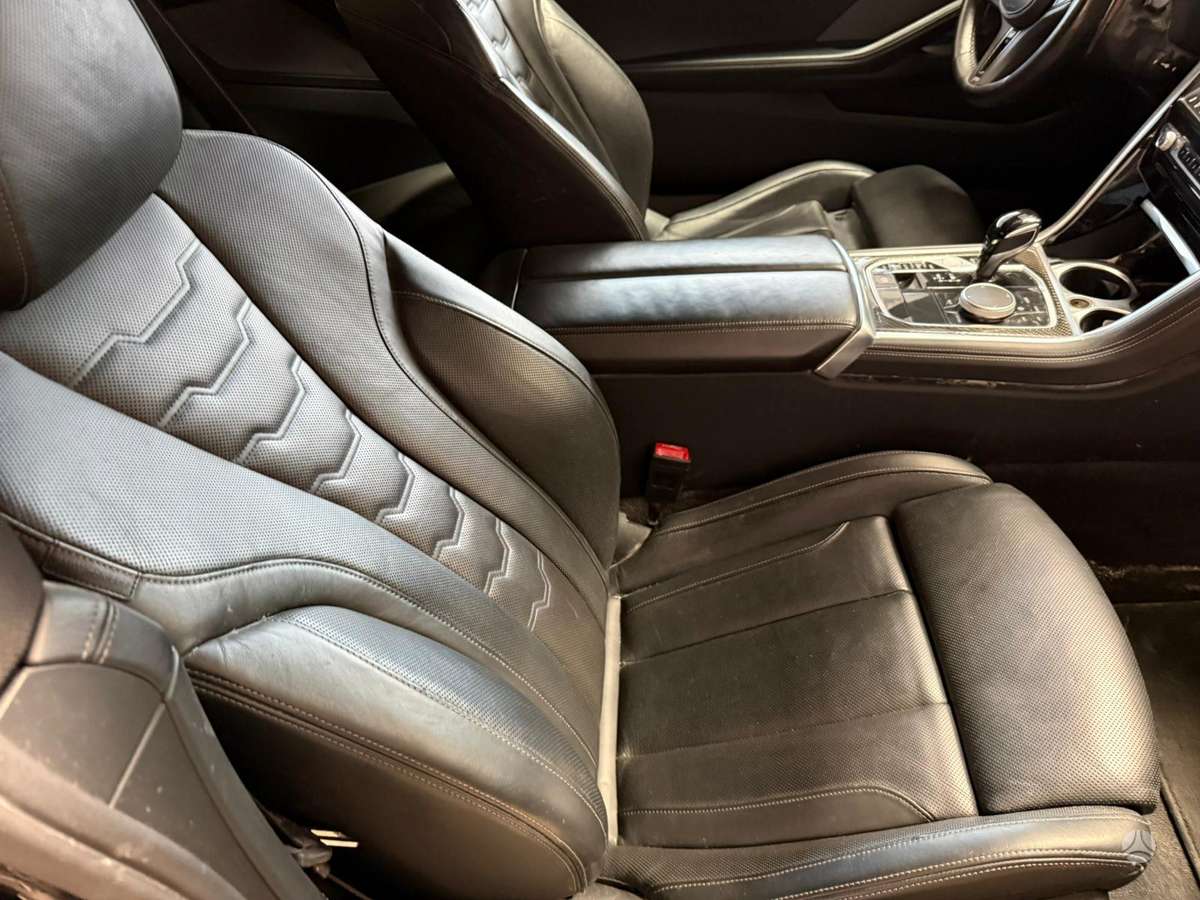 BMW M850 Bmw m850 dalimis