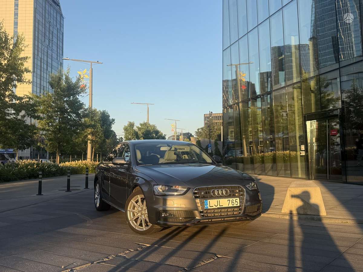 Audi A4, 2.0 l., saloon / sedan