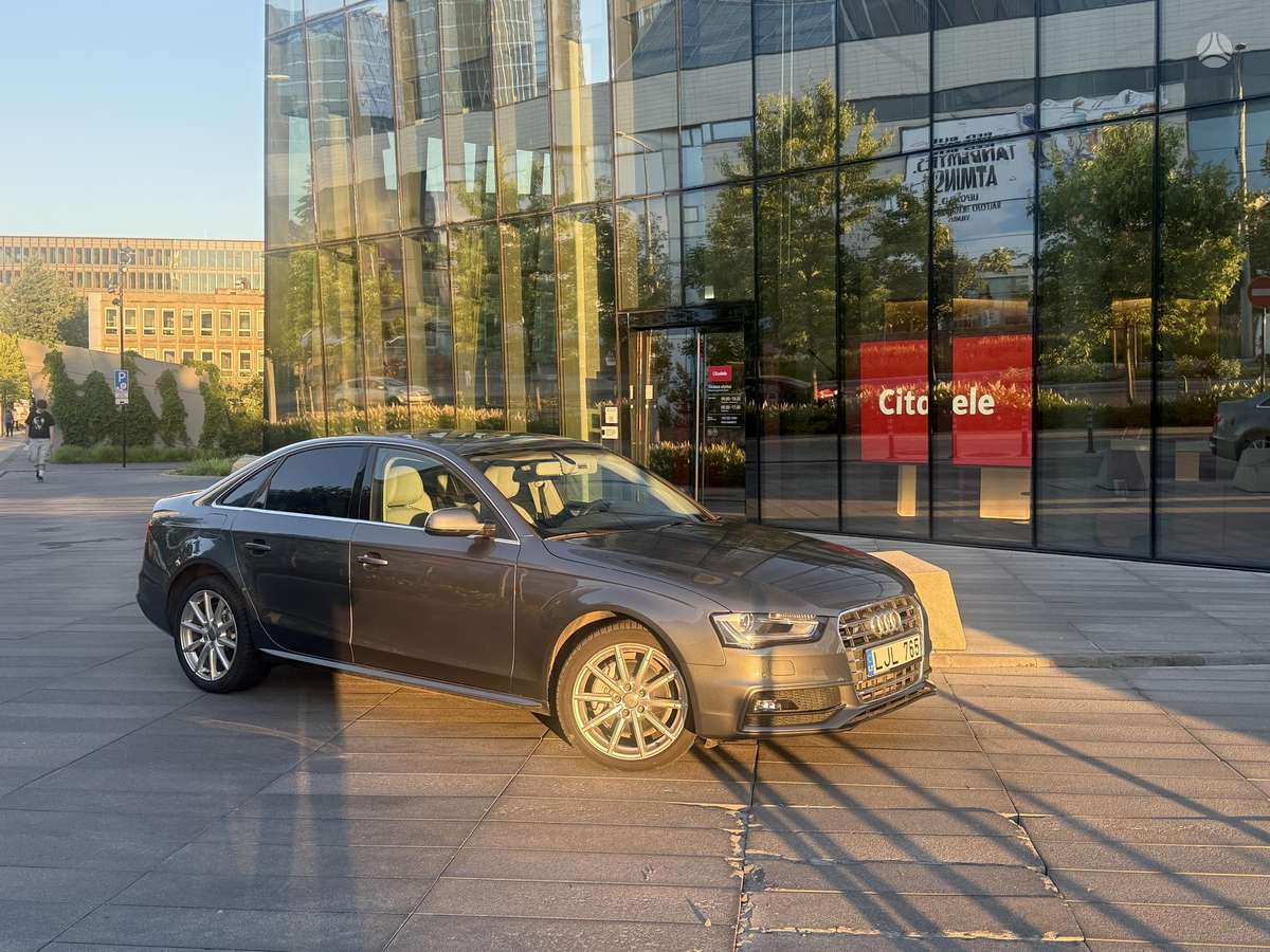 Audi A4, 2.0 l., saloon / sedan