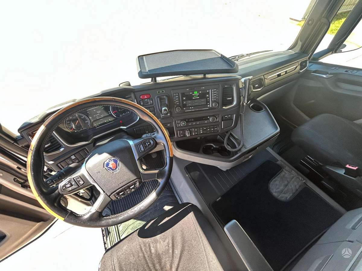 Scania R450, single sleeper