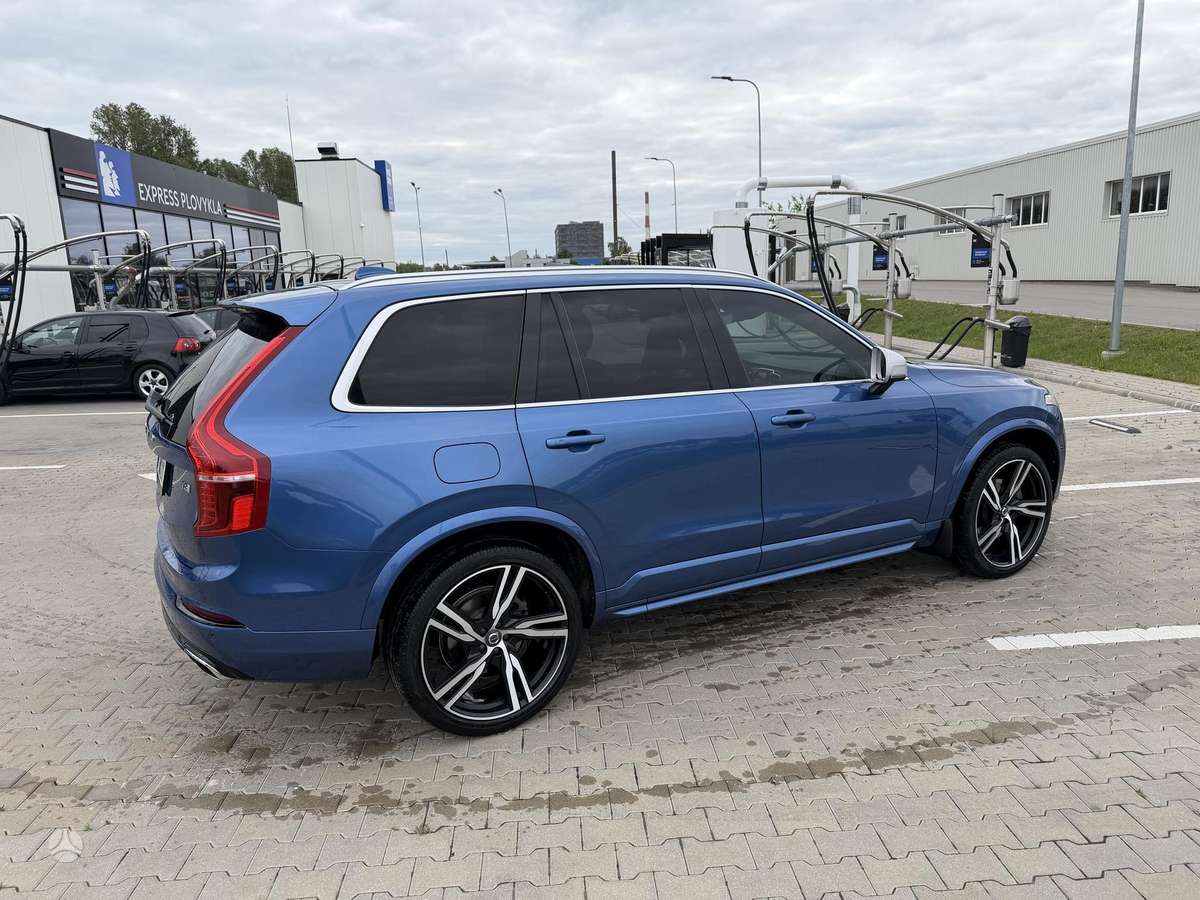 Volvo XC90 - 2