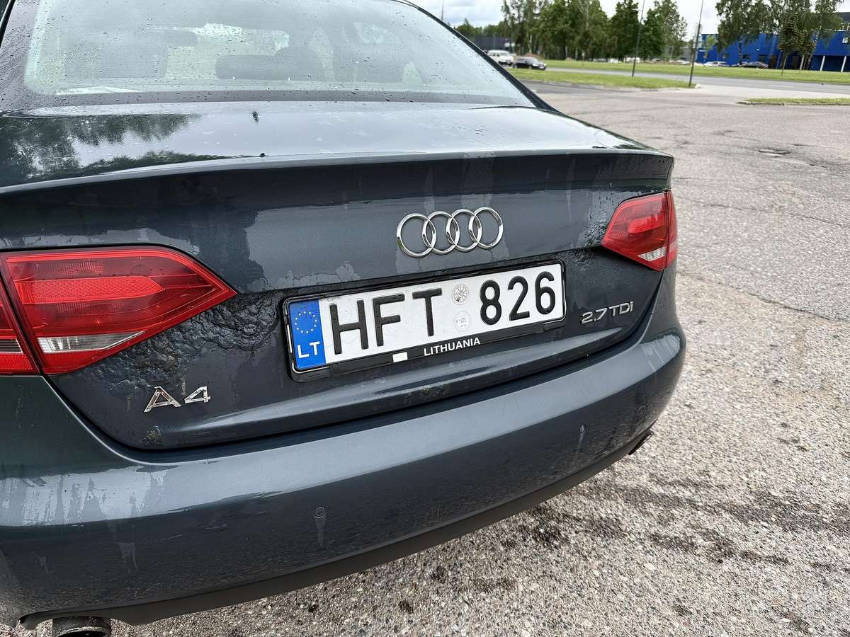Audi A4, 2.7 l., Седан