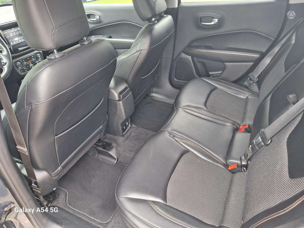 Jeep Compass, 1.6 l., off-road / crossover