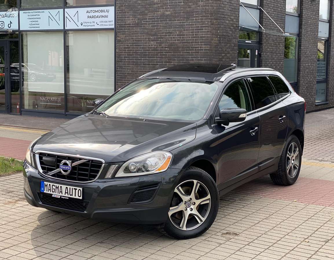 Volvo XC60, 2.4 l., off-road / crossover