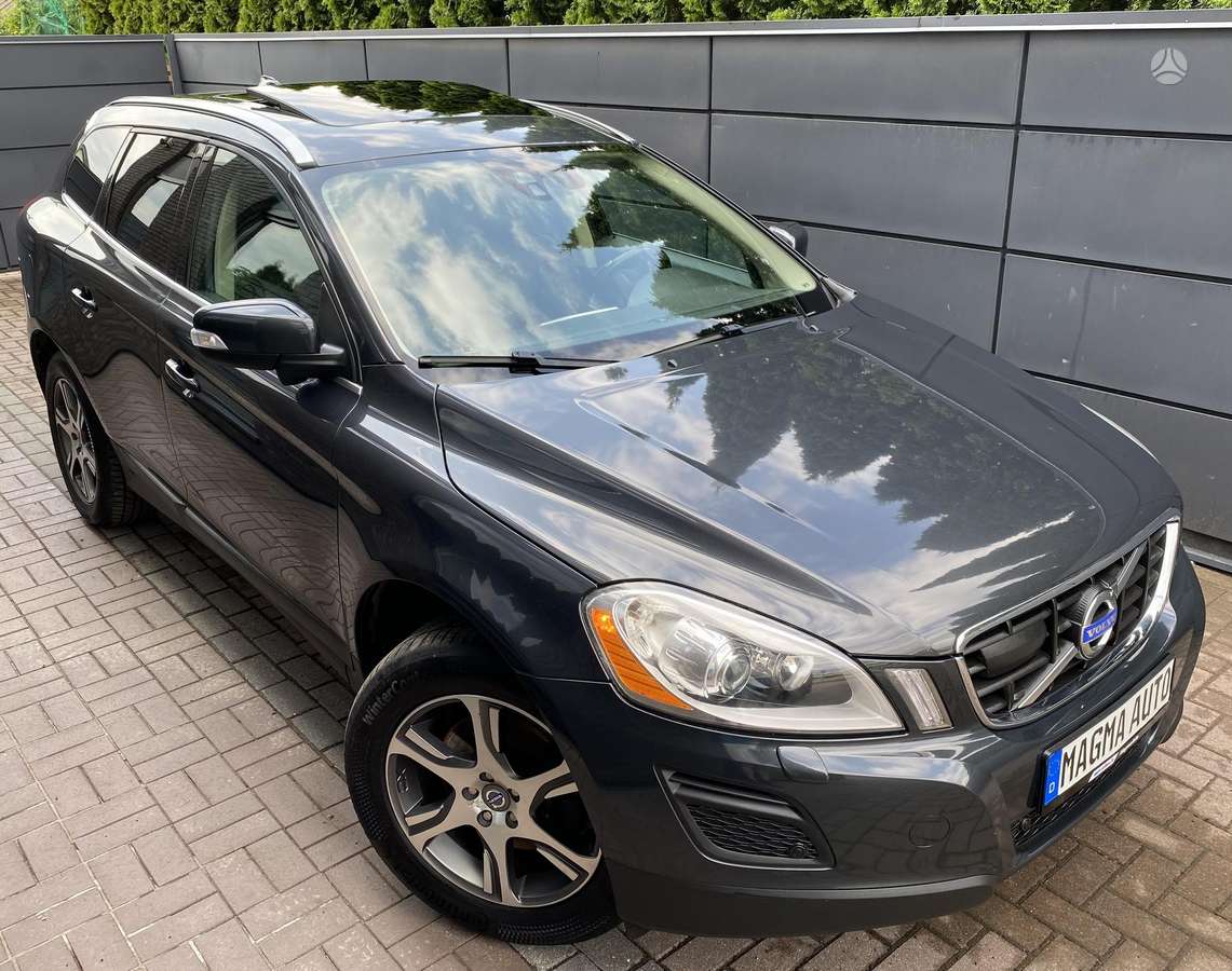 Volvo XC60, 2.4 l., off-road / crossover